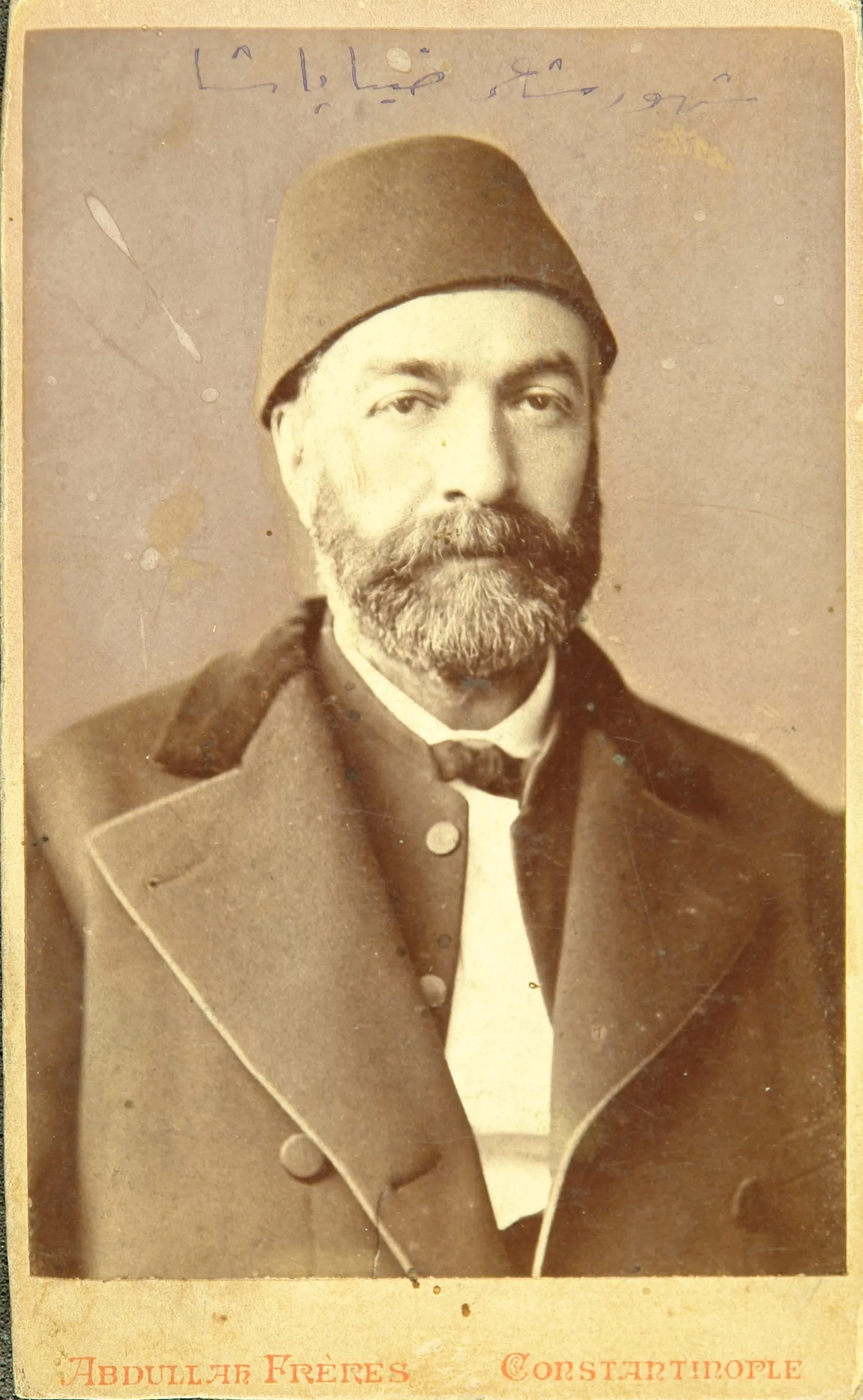 Ziya Paşa’nın Abdullah Frères stüdyosunda çekilmiş portresi